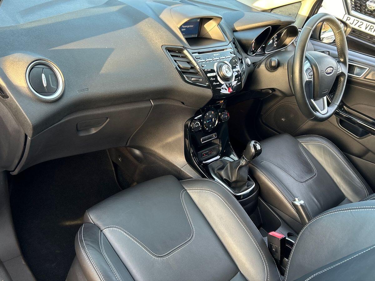 Used Ford Fiesta 2016 for sale - 76905612: Photo 2