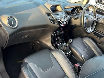 Used Ford Fiesta 2016 for sale - 76905612: Photo