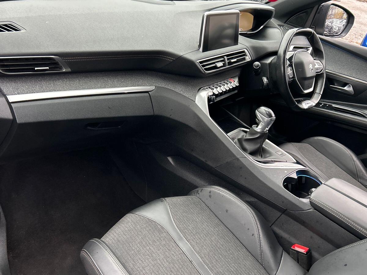 Used Peugeot 3008 2019 for sale - 76884049: Photo 2