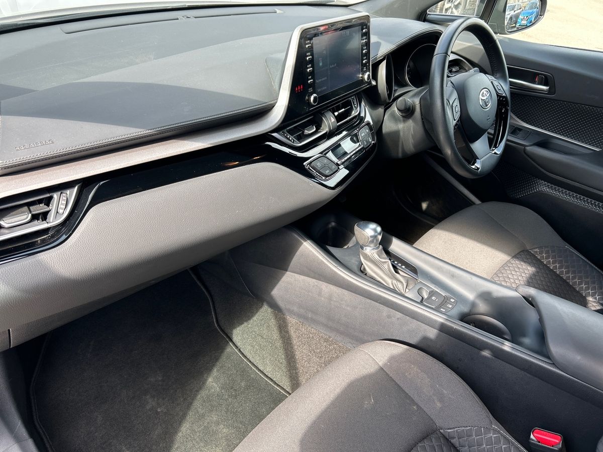 Used Toyota C-HR 2023 for sale - 78163471: Photo 2