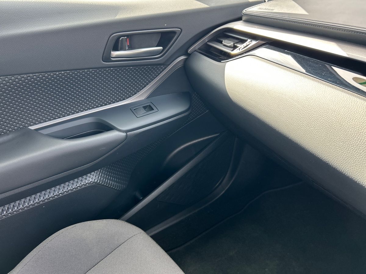 Used Toyota C-HR 2023 for sale - 78163471: Photo 43