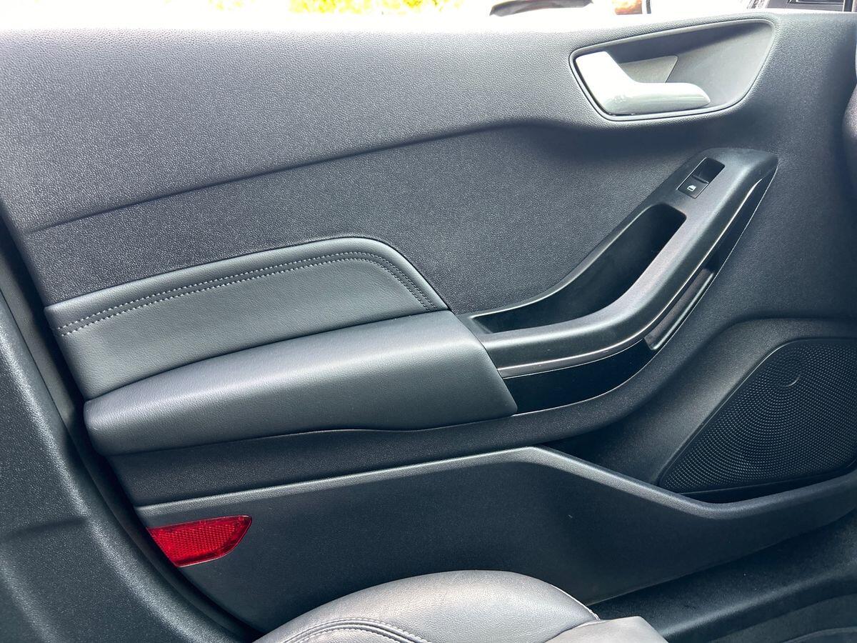 Used Ford Fiesta 2023 for sale - 76650528: Photo 30