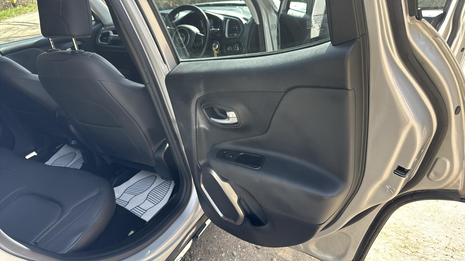 Used Jeep Renegade 2019 for sale - 78184728: Photo 31