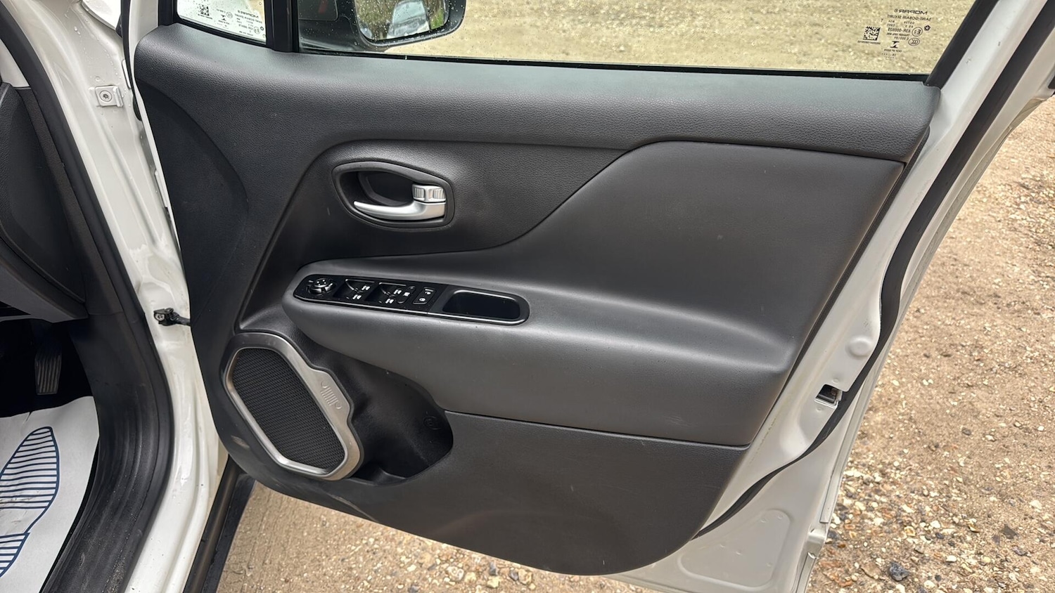 Used Jeep Renegade 2020 for sale - 78184646: Photo 25