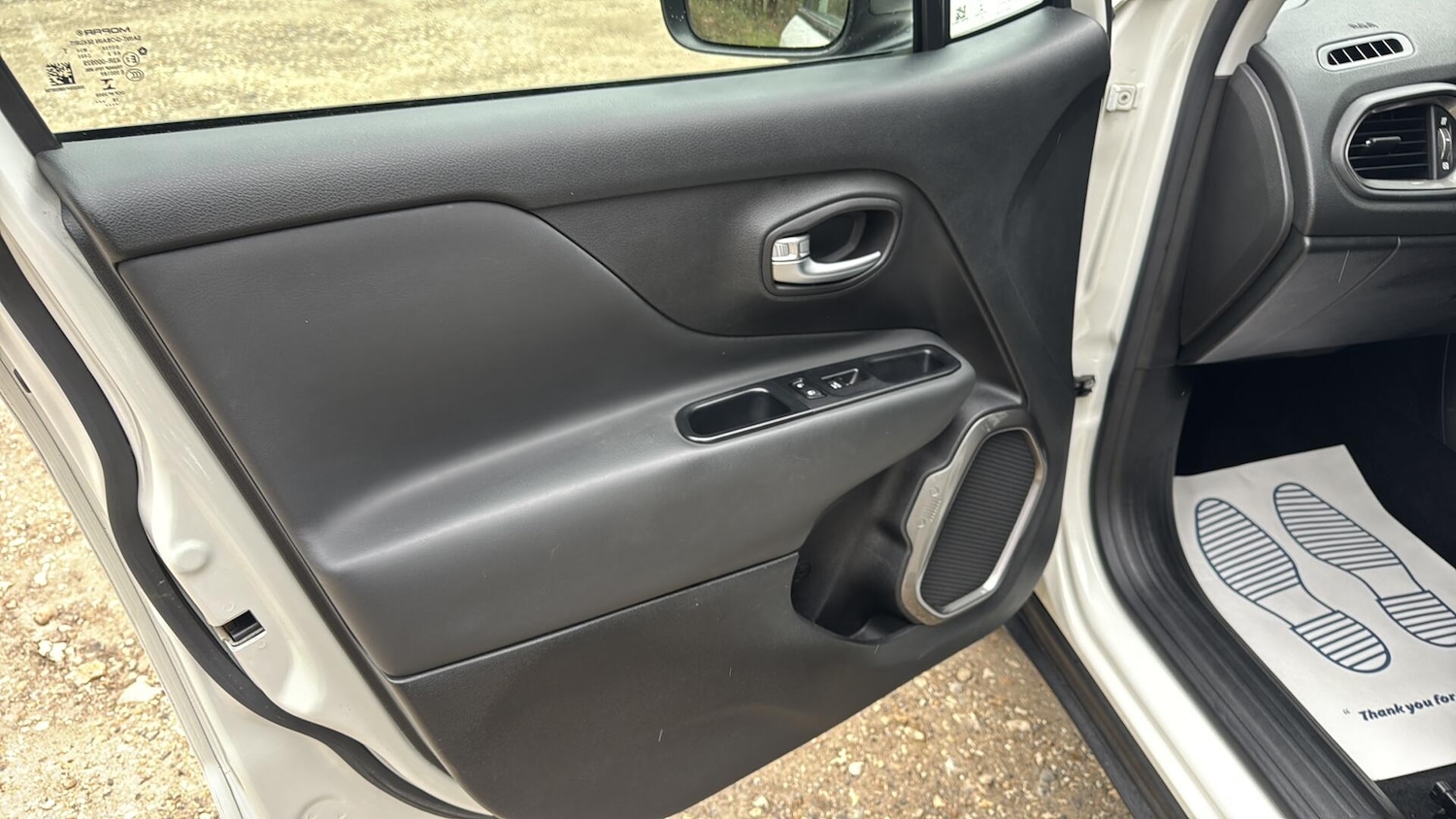 Used Jeep Renegade 2020 for sale - 78184646: Photo 30