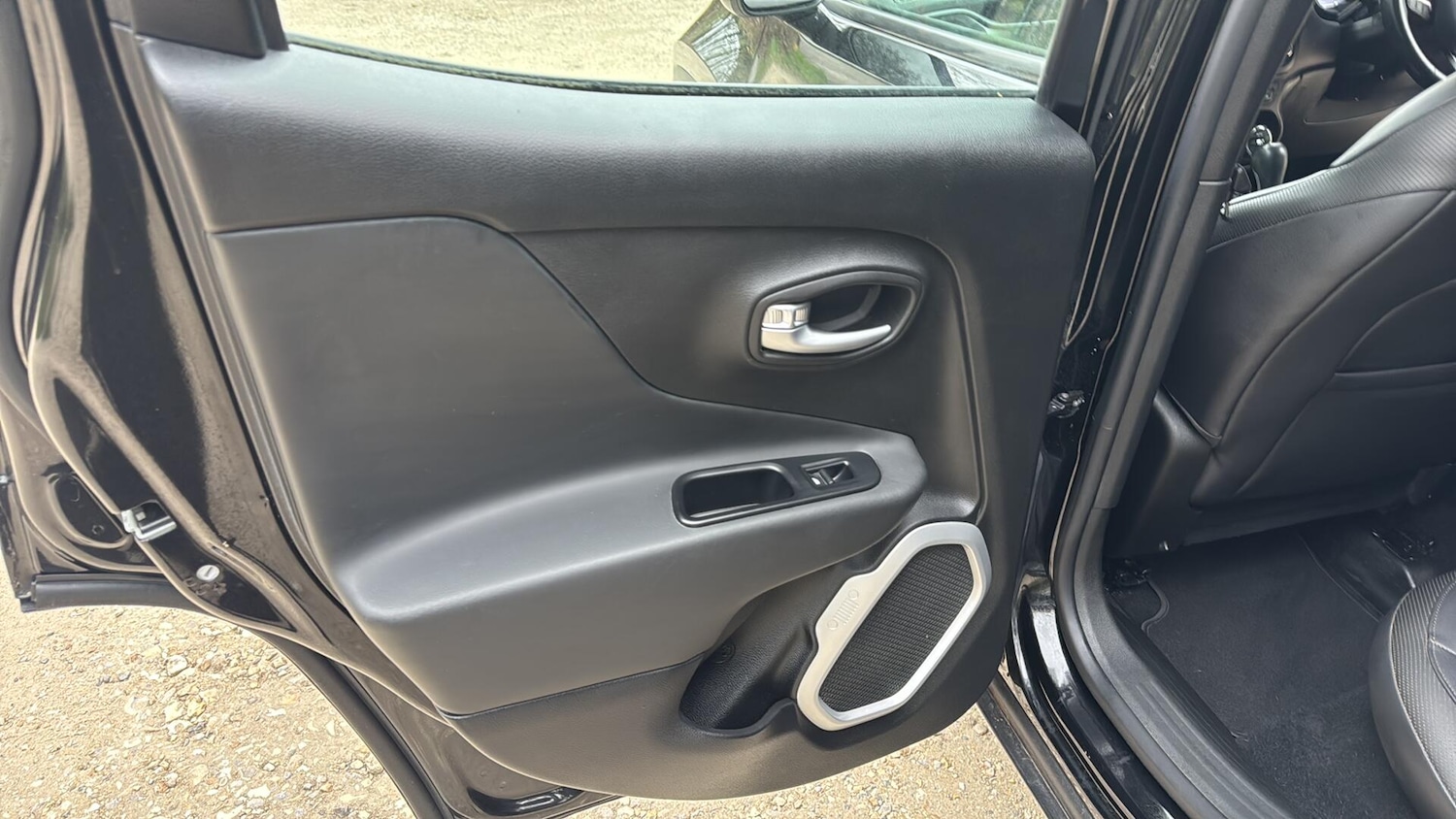 Used Jeep Renegade 2016 for sale - 78184704: Photo 37