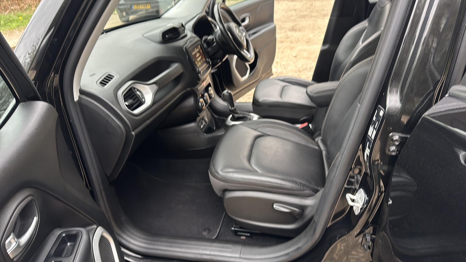 Used Jeep Renegade 2016 for sale - 78184704: Photo 40