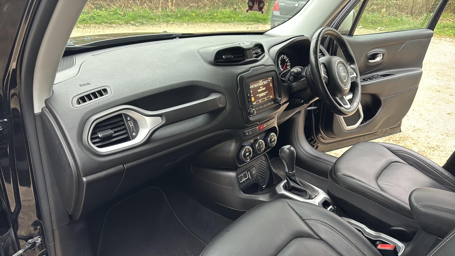 Used Jeep Renegade 2016 for sale - 78184704: Photo 41