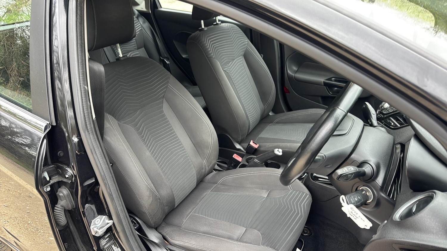 Used Ford Fiesta 2015 for sale - 78185411: Photo 38