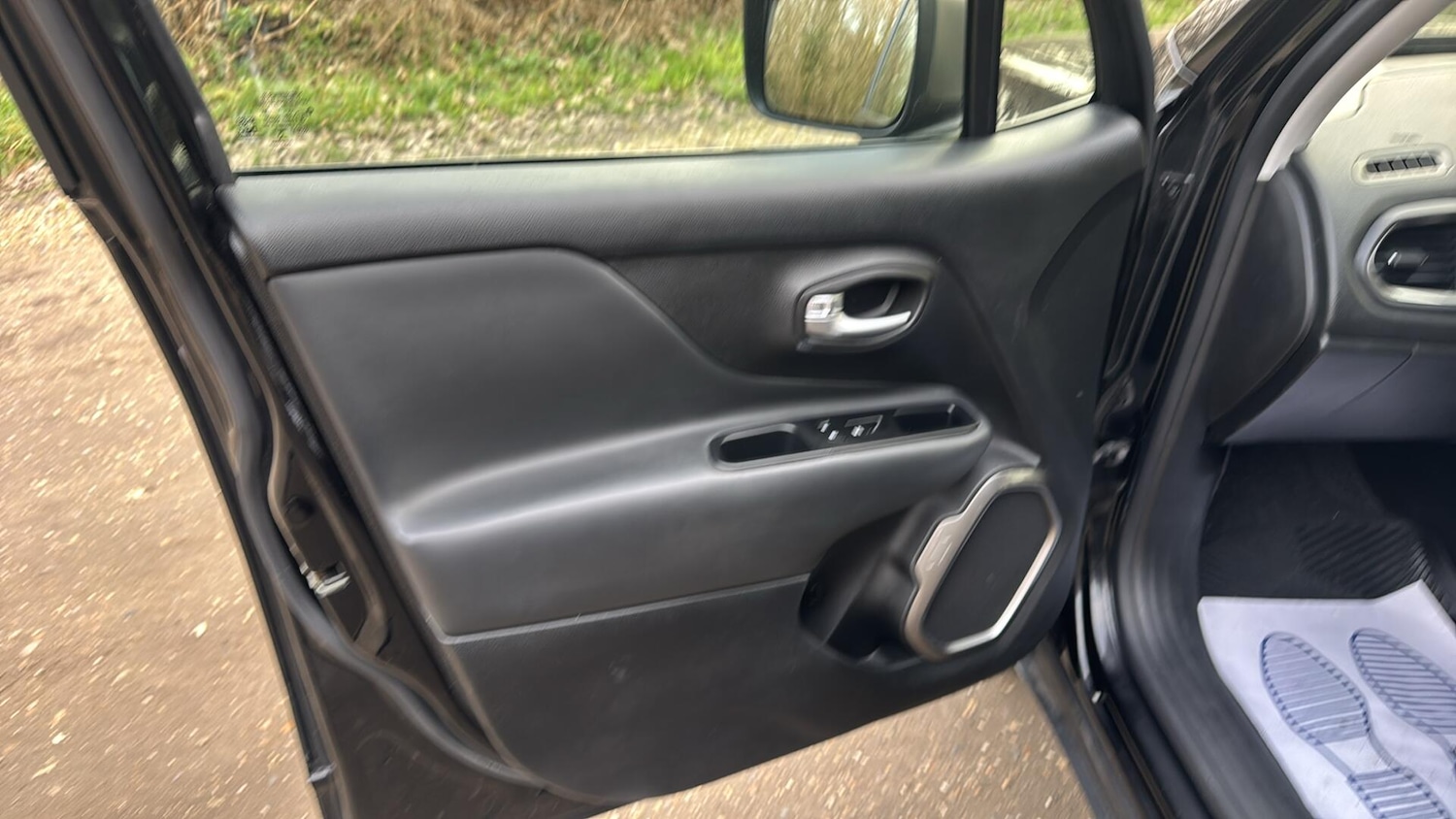 Used Jeep Renegade 2020 for sale - 78184586: Photo 31