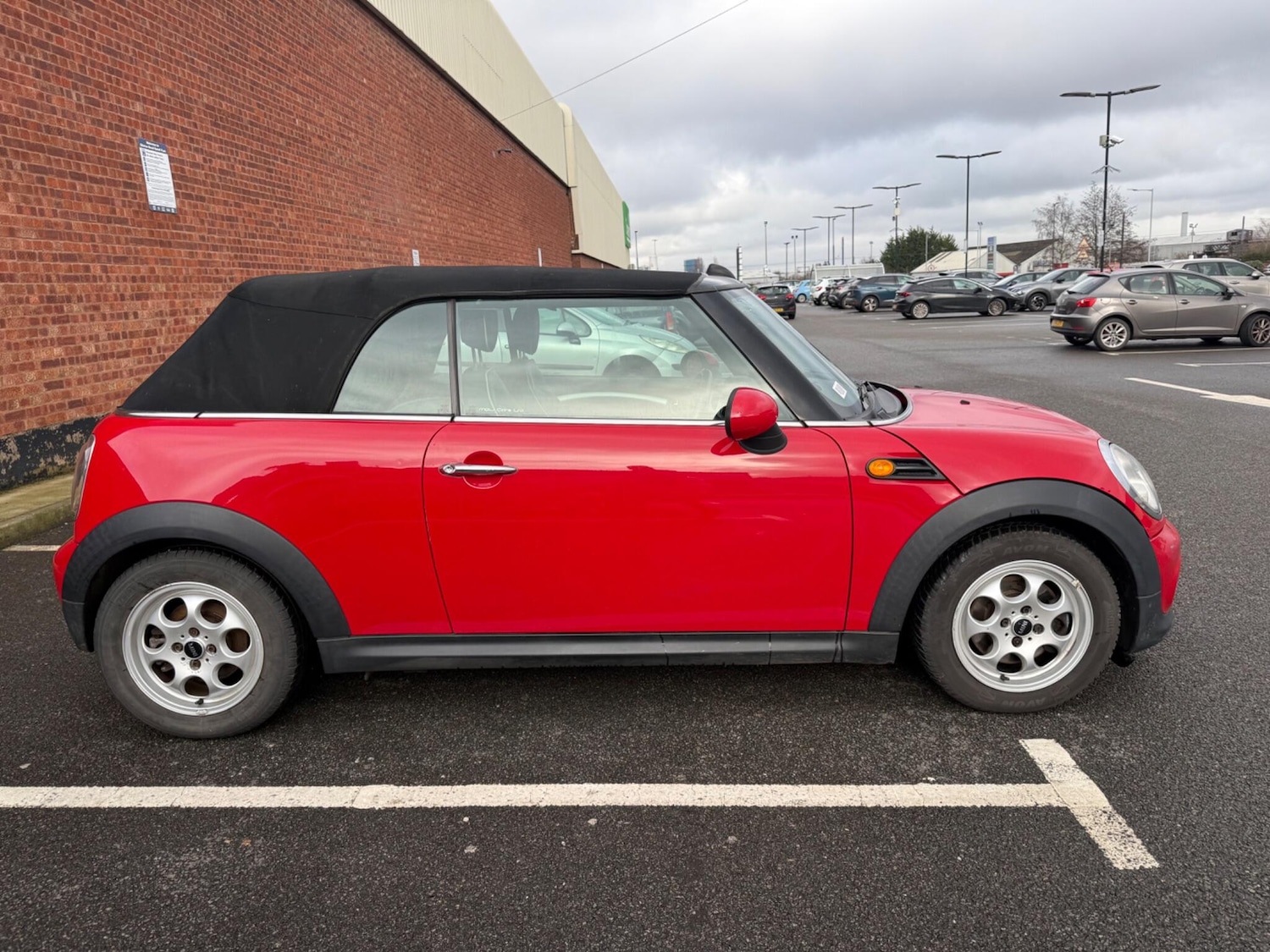 Used MINI Convertible 2013 for sale - 78057515: Photo 19
