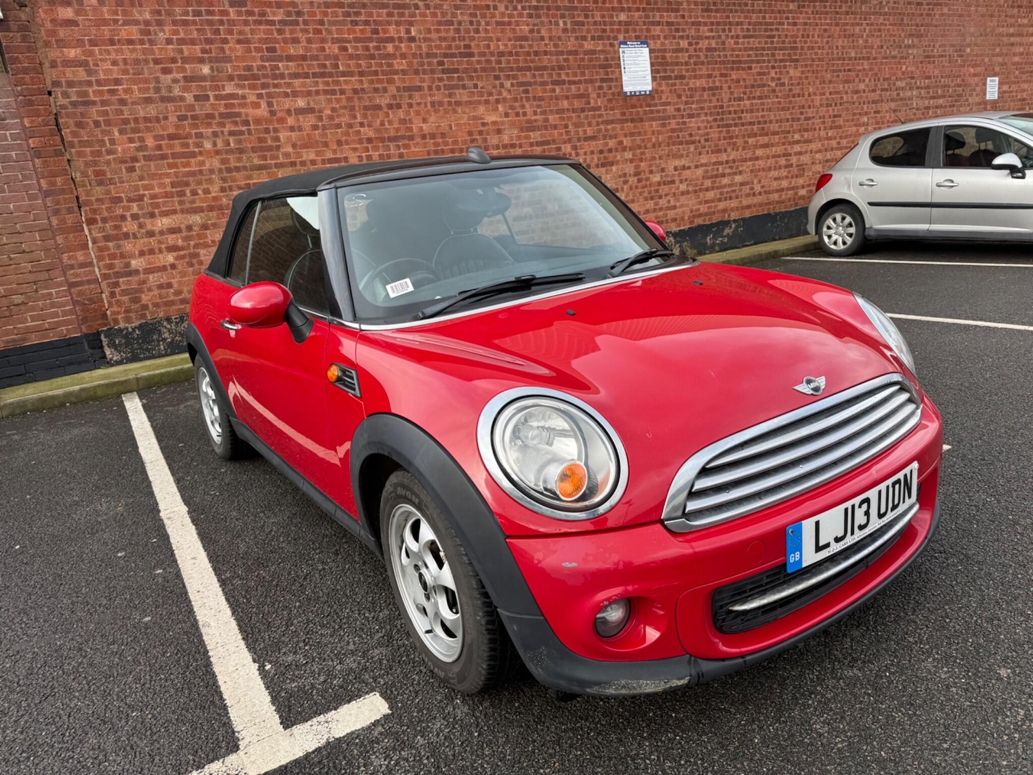Used MINI Convertible 2013 for sale - 78057515: Photo 5