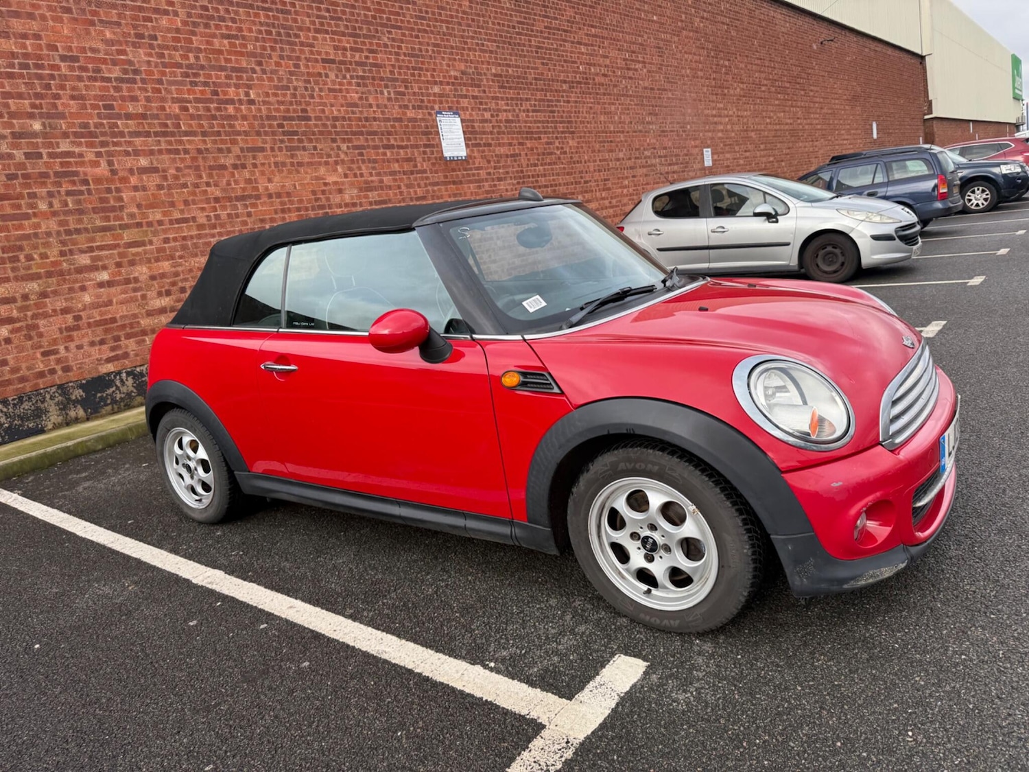 Used MINI Convertible 2013 for sale - 78057515: Photo 6