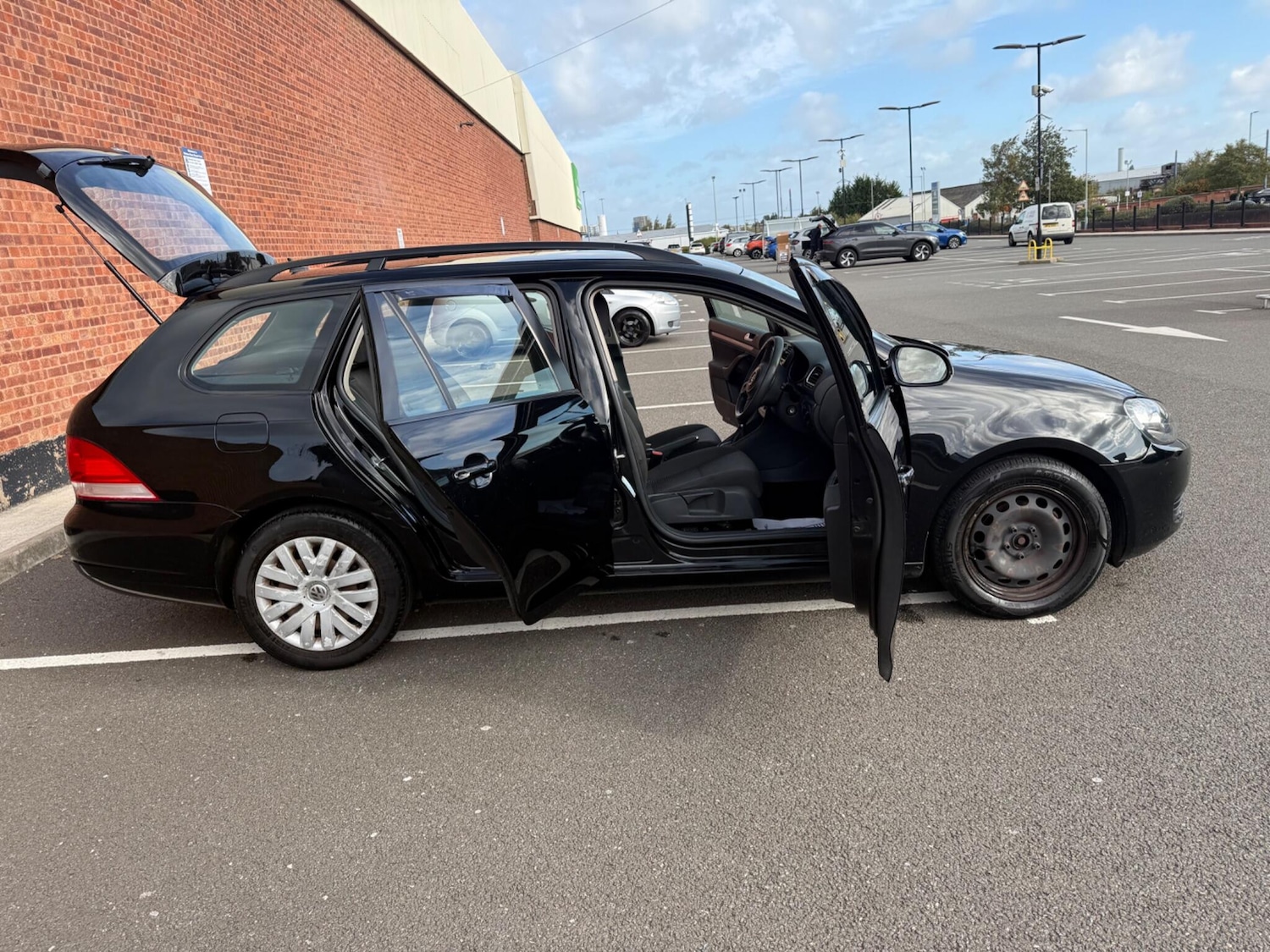 Used Volkswagen Golf 2011 for sale - 76179502: Photo 22