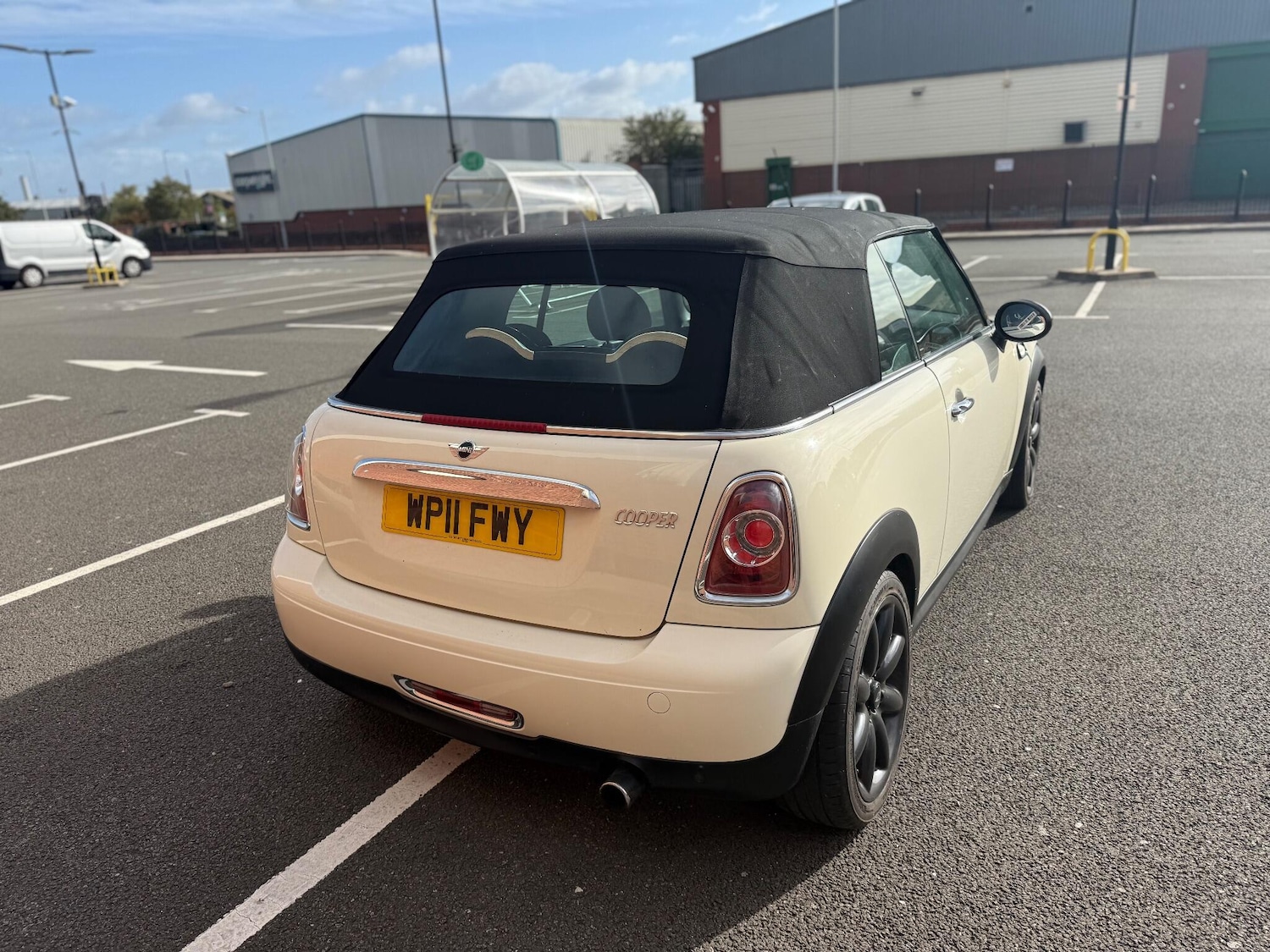 Used MINI Convertible 2011 for sale - 77198316: Photo 13