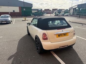 Used MINI Convertible 2011 for sale - 77198316: Photo