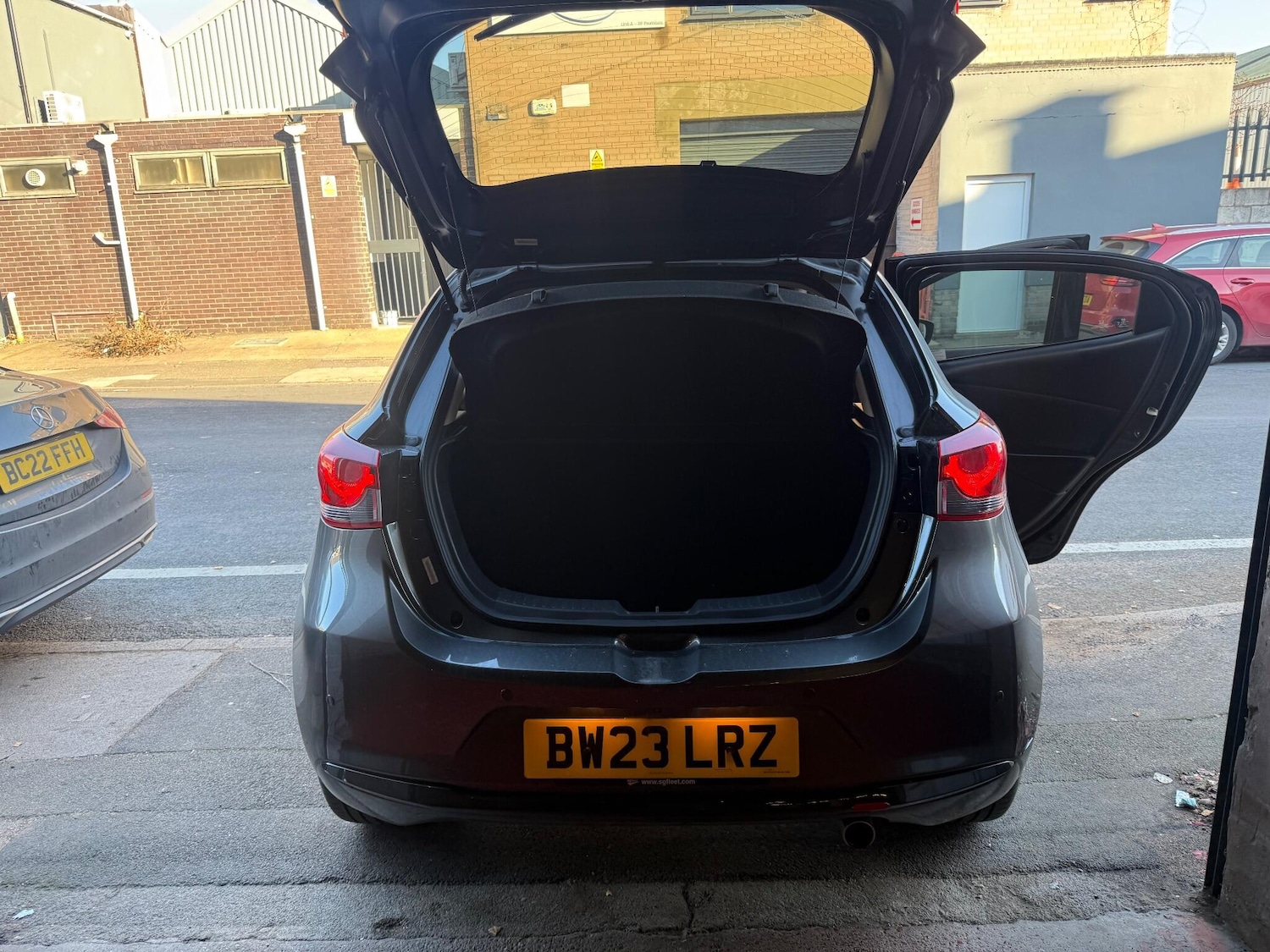 Used Mazda Mazda2 2023 for sale - 76646245: Photo 9