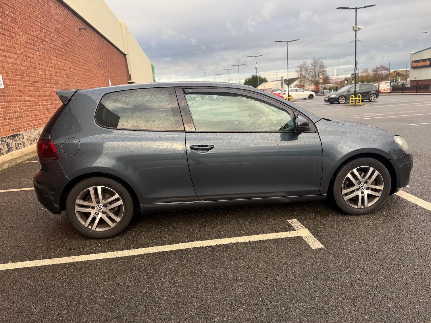 Used Volkswagen Golf 2009 for sale - 76752680: Photo 10