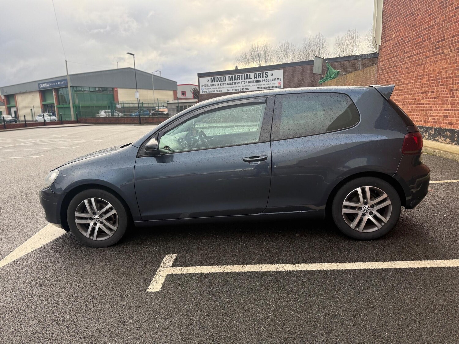 Used Volkswagen Golf 2009 for sale - 76752680: Photo 11