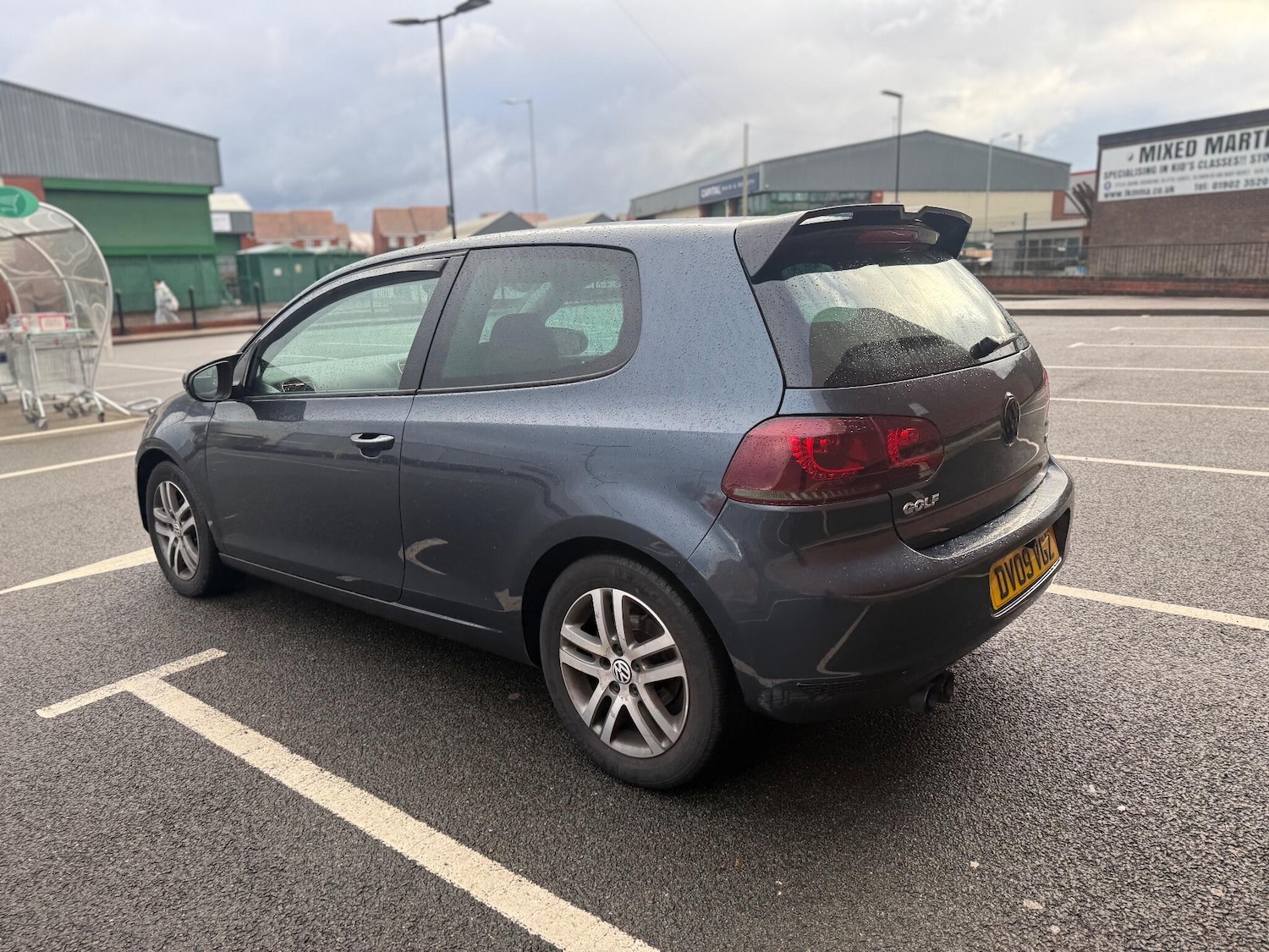 Used Volkswagen Golf 2009 for sale - 76752680: Photo 4