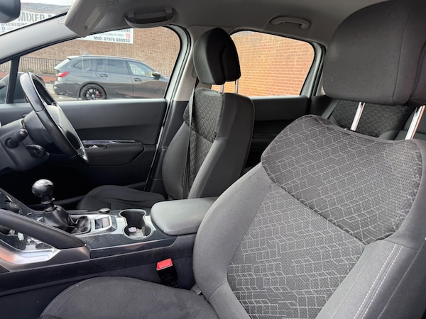 Used Peugeot 3008 2015 for sale - 76189158: Photo 16