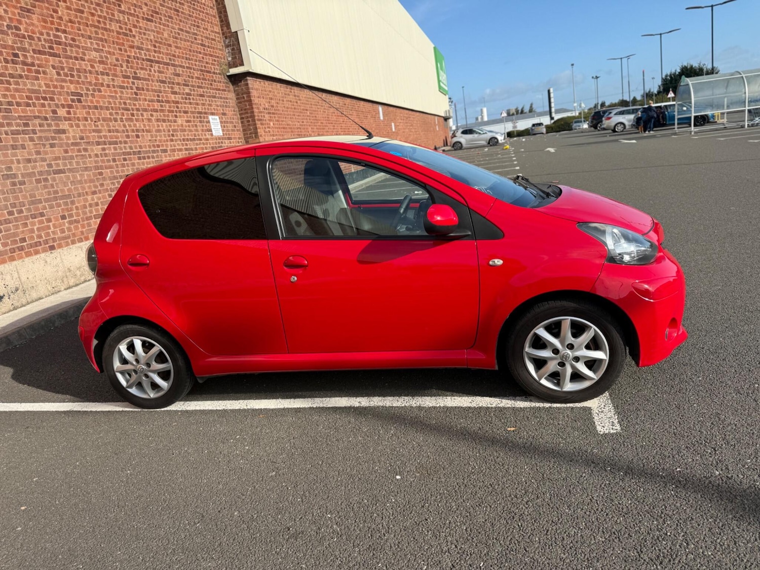 Used Toyota AYGO 2014 for sale - 76179371: Photo 12