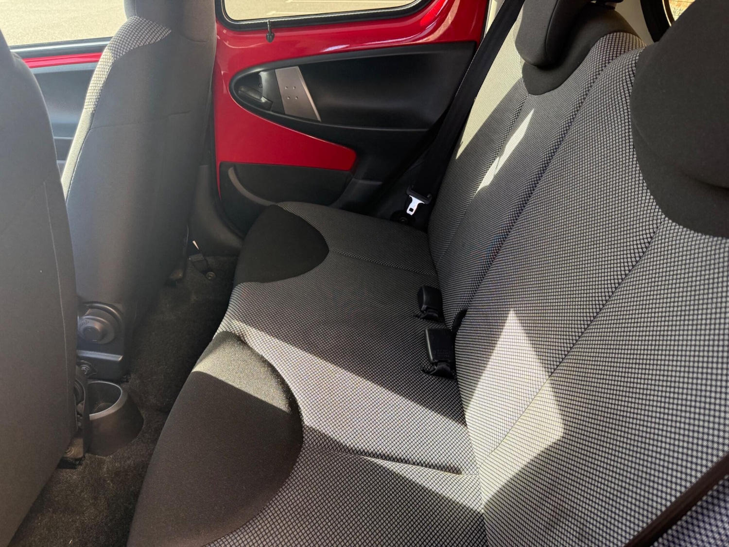 Used Toyota AYGO 2014 for sale - 76179371: Photo 21