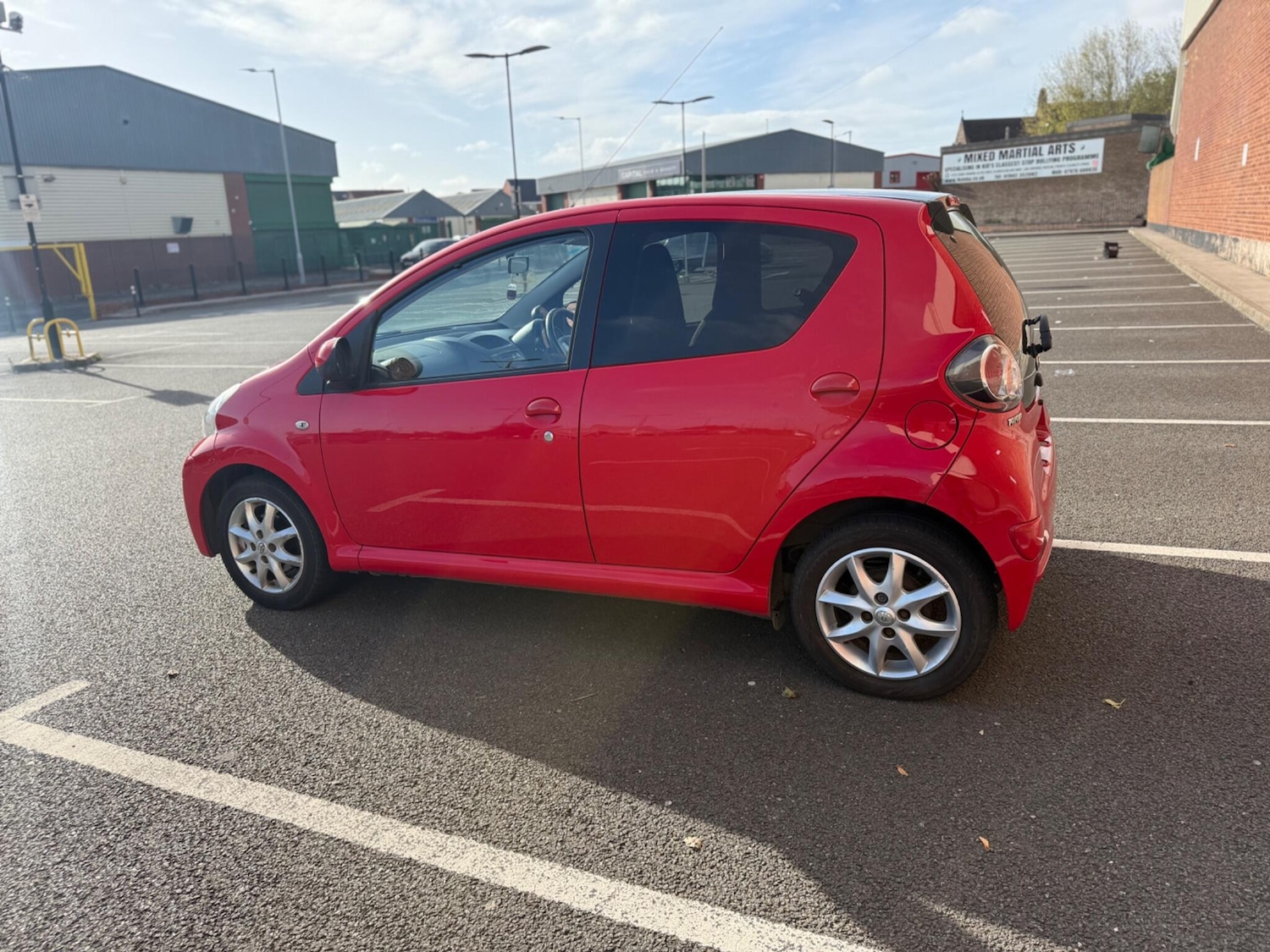 Used Toyota AYGO 2014 for sale - 76179371: Photo 4