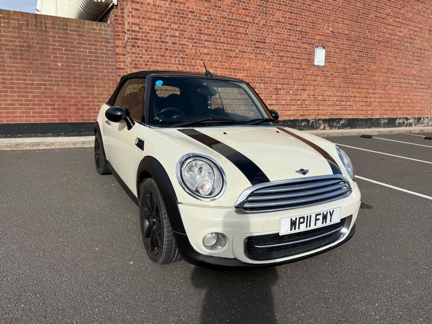 Used MINI Convertible 2011 for sale - 76572463: Photo 1