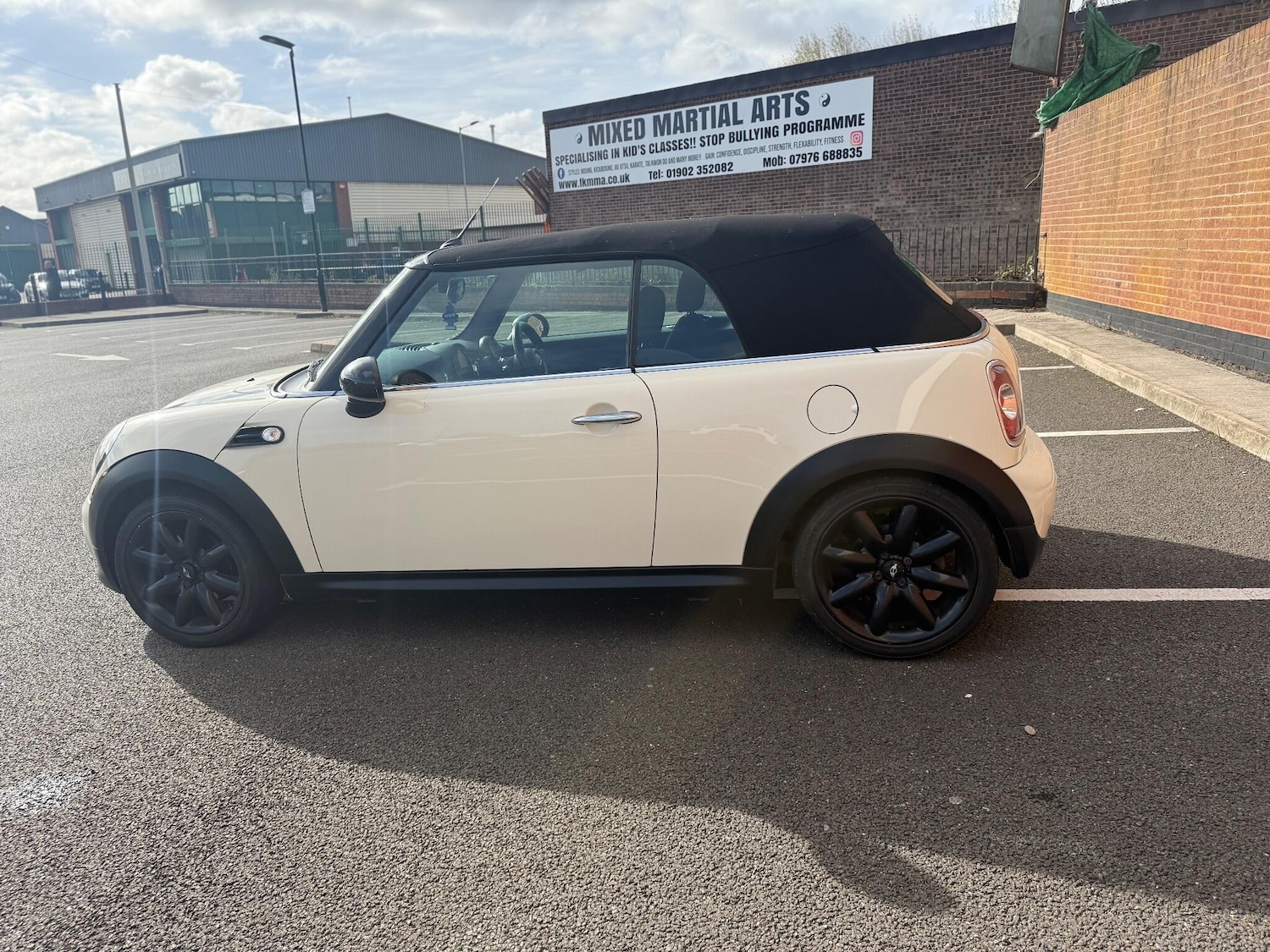 Used MINI Convertible 2011 for sale - 76572463: Photo 10