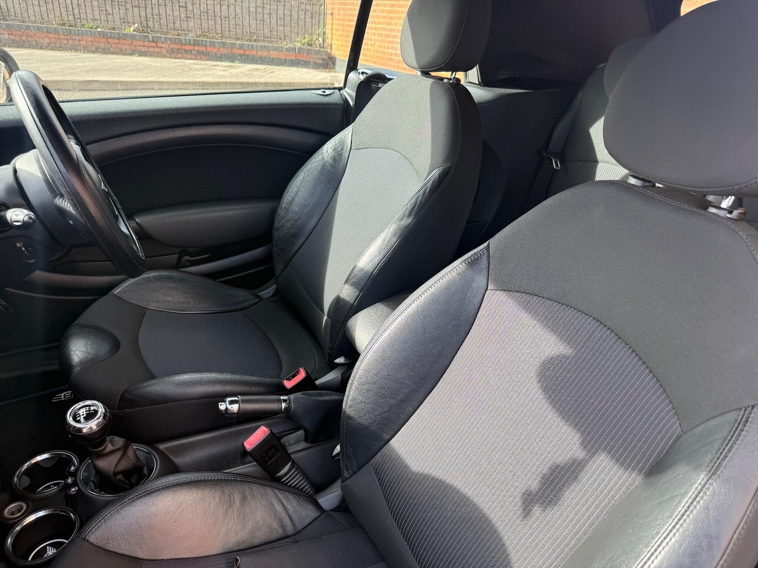 Used MINI Convertible 2011 for sale - 76572463: Photo 33