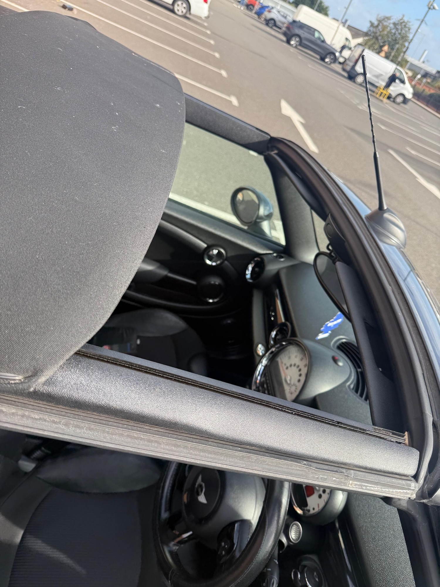 Used MINI Convertible 2011 for sale - 76572463: Photo 35