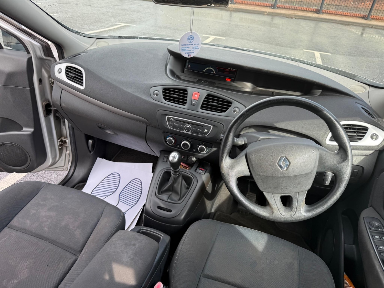 Renault Scenic (59) - 1.5 dCi Expression Euro 4 5dr - Image 17