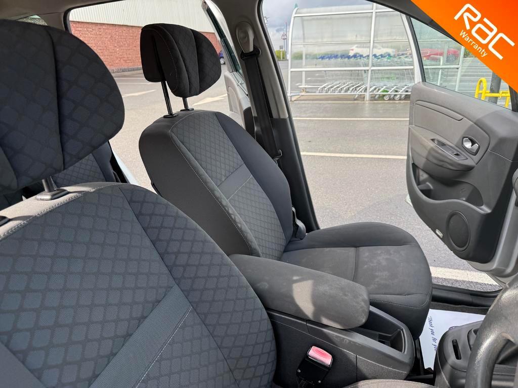 Renault Scenic (59) - 1.5 dCi Expression Euro 4 5dr - Image 19
