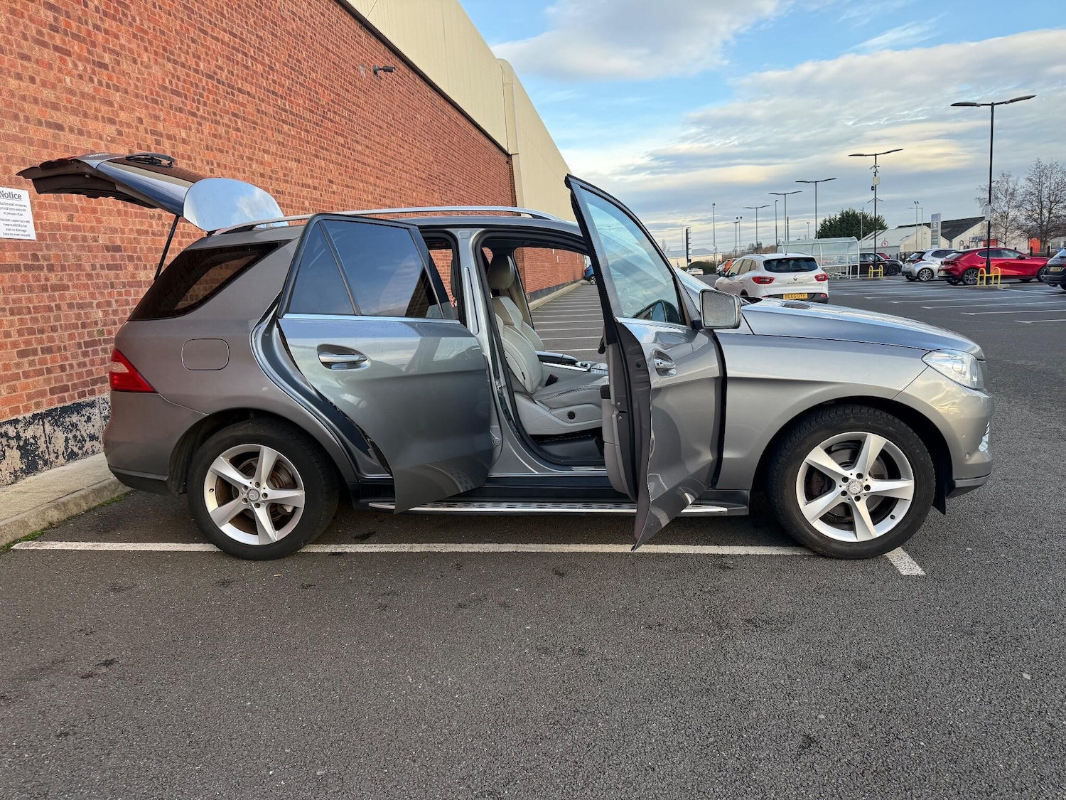 Used Mercedes-Benz M Class 2013 for sale - 76942451: Photo 12