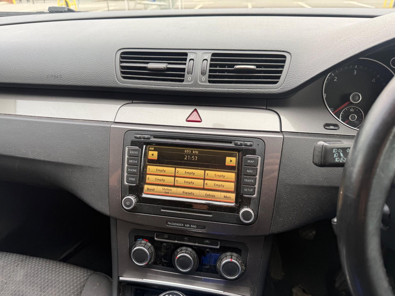 Used Volkswagen Passat 2010 for sale - 78062853: Photo 32