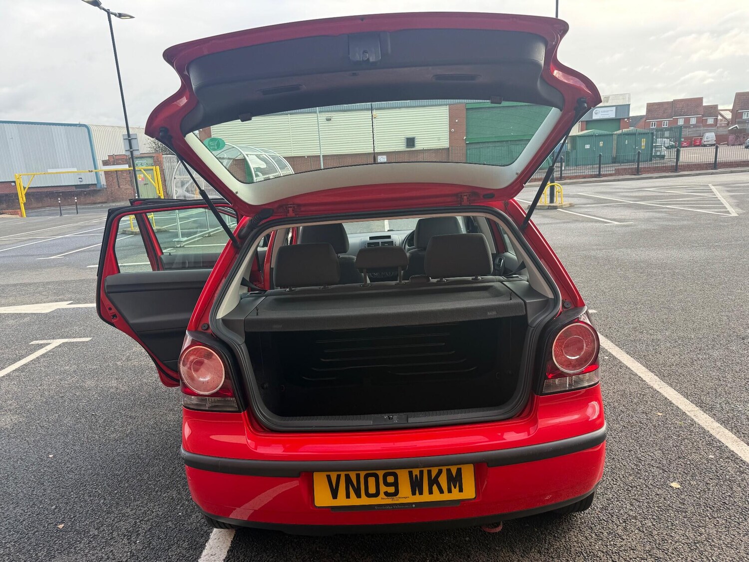 Used Volkswagen Polo 2009 for sale - 76634154: Photo 22