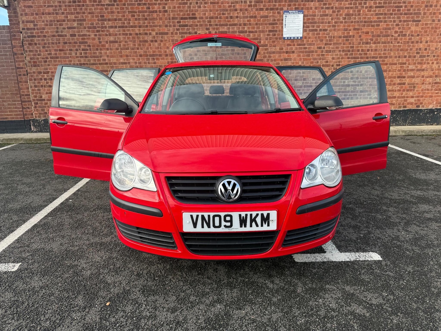 Used Volkswagen Polo 2009 for sale - 76634154: Photo 6