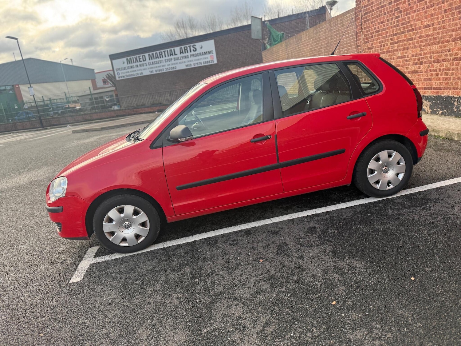 Used Volkswagen Polo 2009 for sale - 76634154: Photo 7