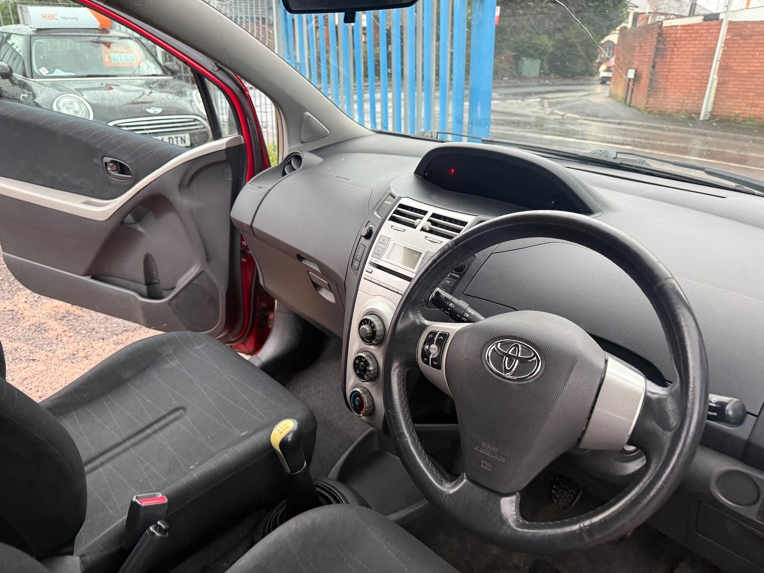 Used Toyota Yaris for sale - 76824555: Photo 14