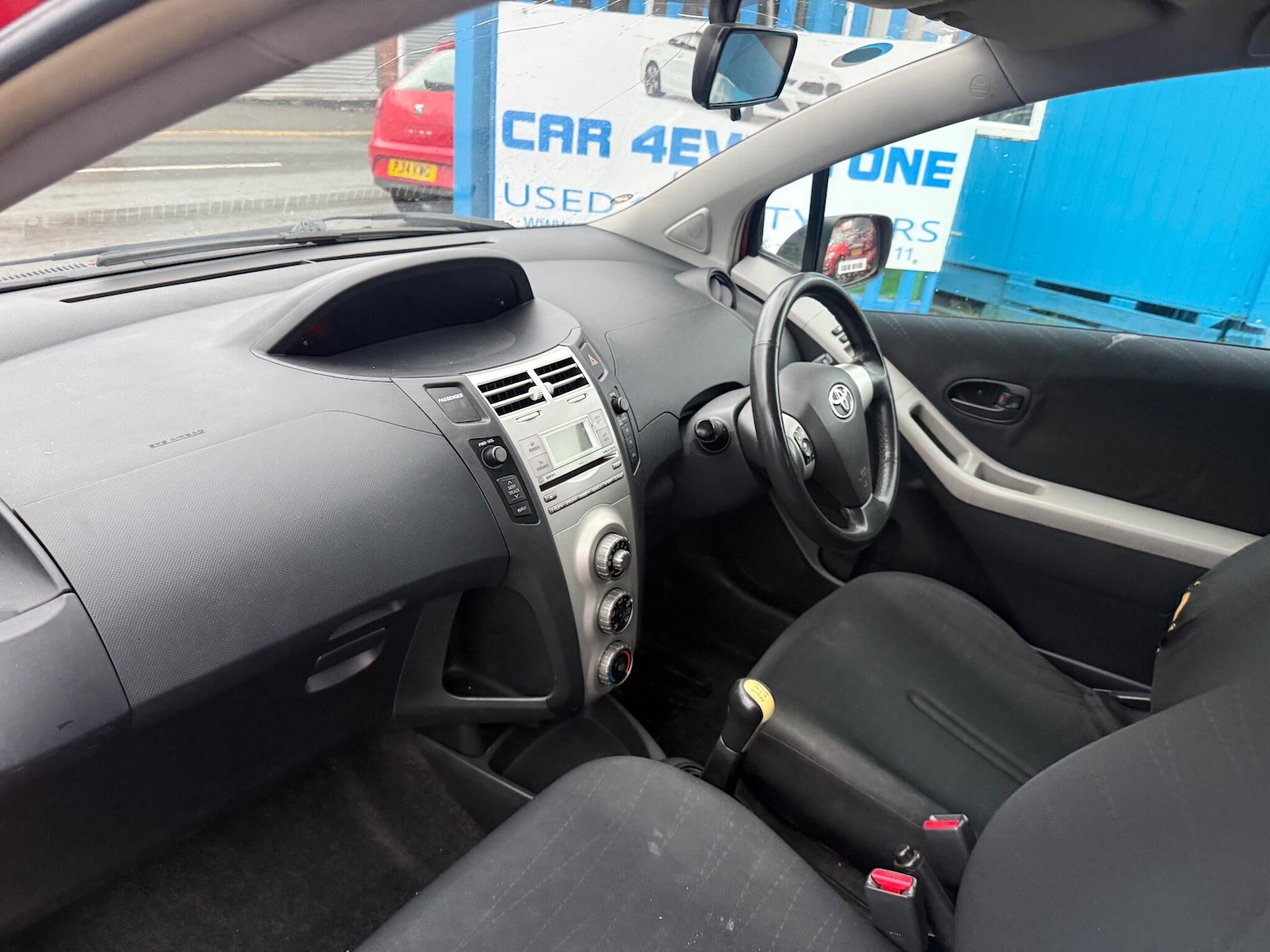 Used Toyota Yaris for sale - 76824555: Photo 15