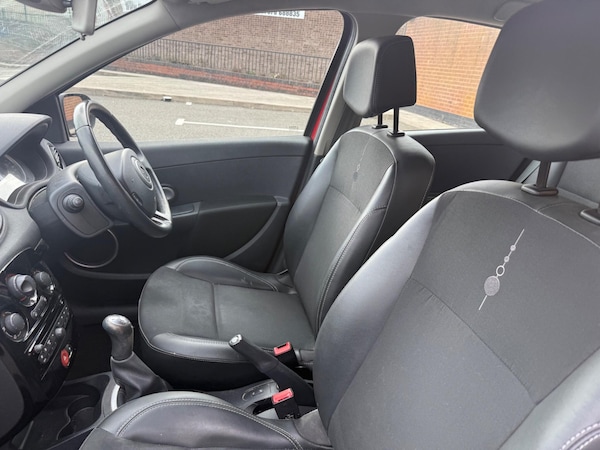 Used Renault Clio 2012 for sale - 76179379: Photo 15