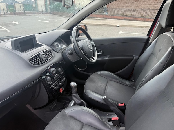 Used Renault Clio 2012 for sale - 76179379: Photo 16
