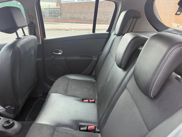 Used Renault Clio 2012 for sale - 76179379: Photo 19