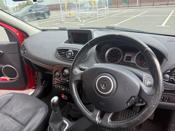 Used Renault Clio 2012 for sale - 76179379: Photo 21