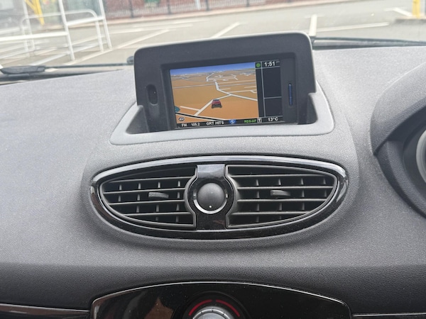 Used Renault Clio 2012 for sale - 76179379: Photo 29
