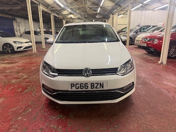 Used Volkswagen Polo 2016 for sale - 76549337: Photo