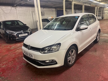 Used Volkswagen Polo 2016 for sale - 76549337: Photo