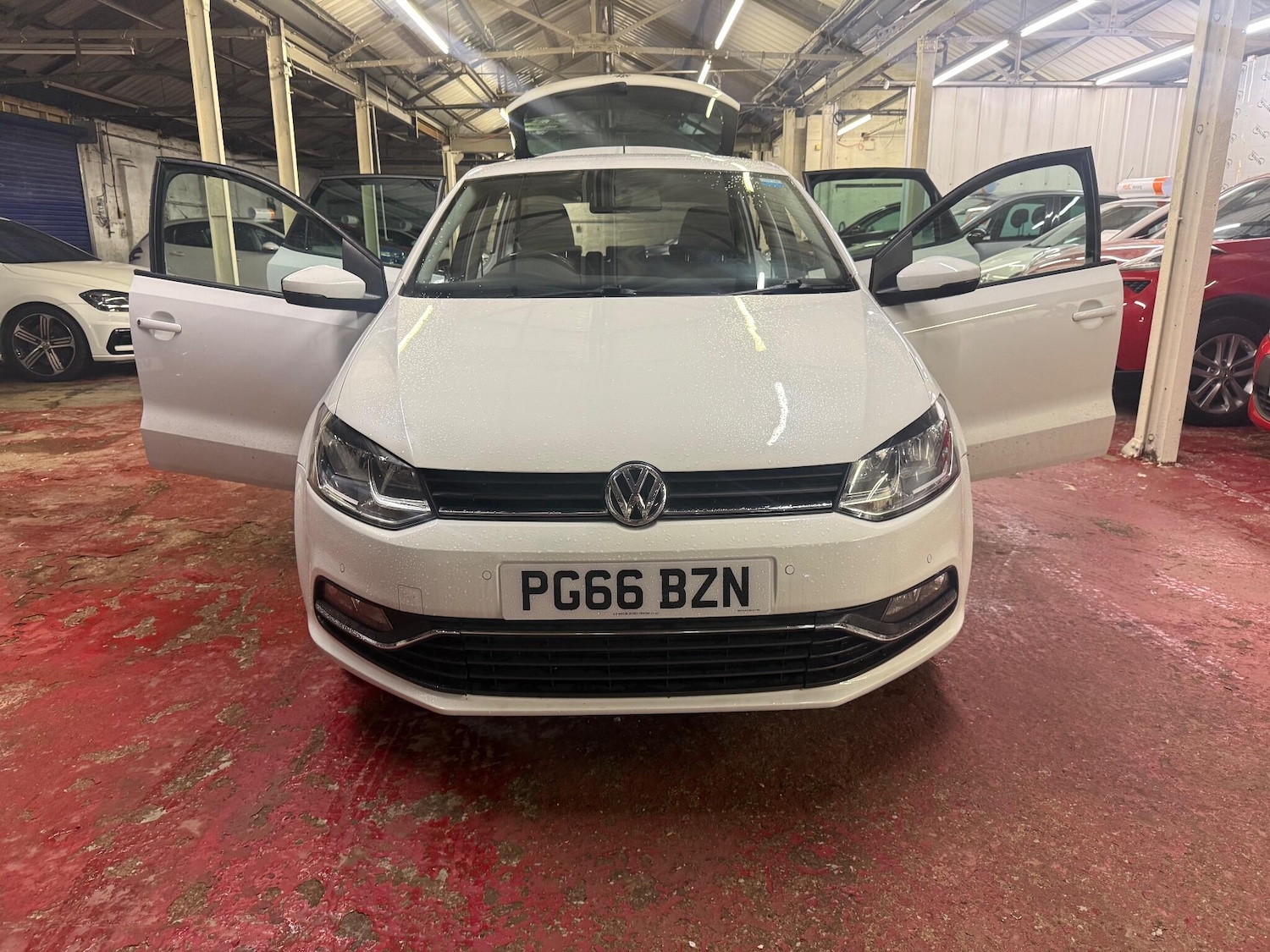 Used Volkswagen Polo 2016 for sale - 76549337: Photo 6