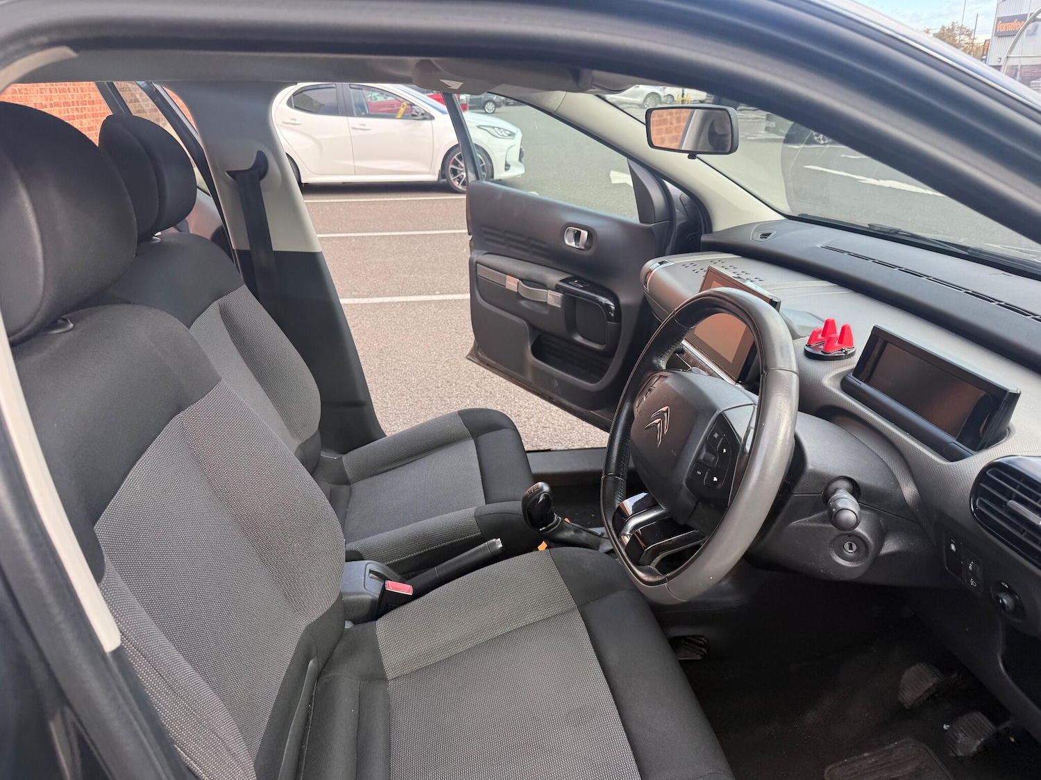 Used Citroen C4 Cactus 2015 for sale - 76371465: Photo 31